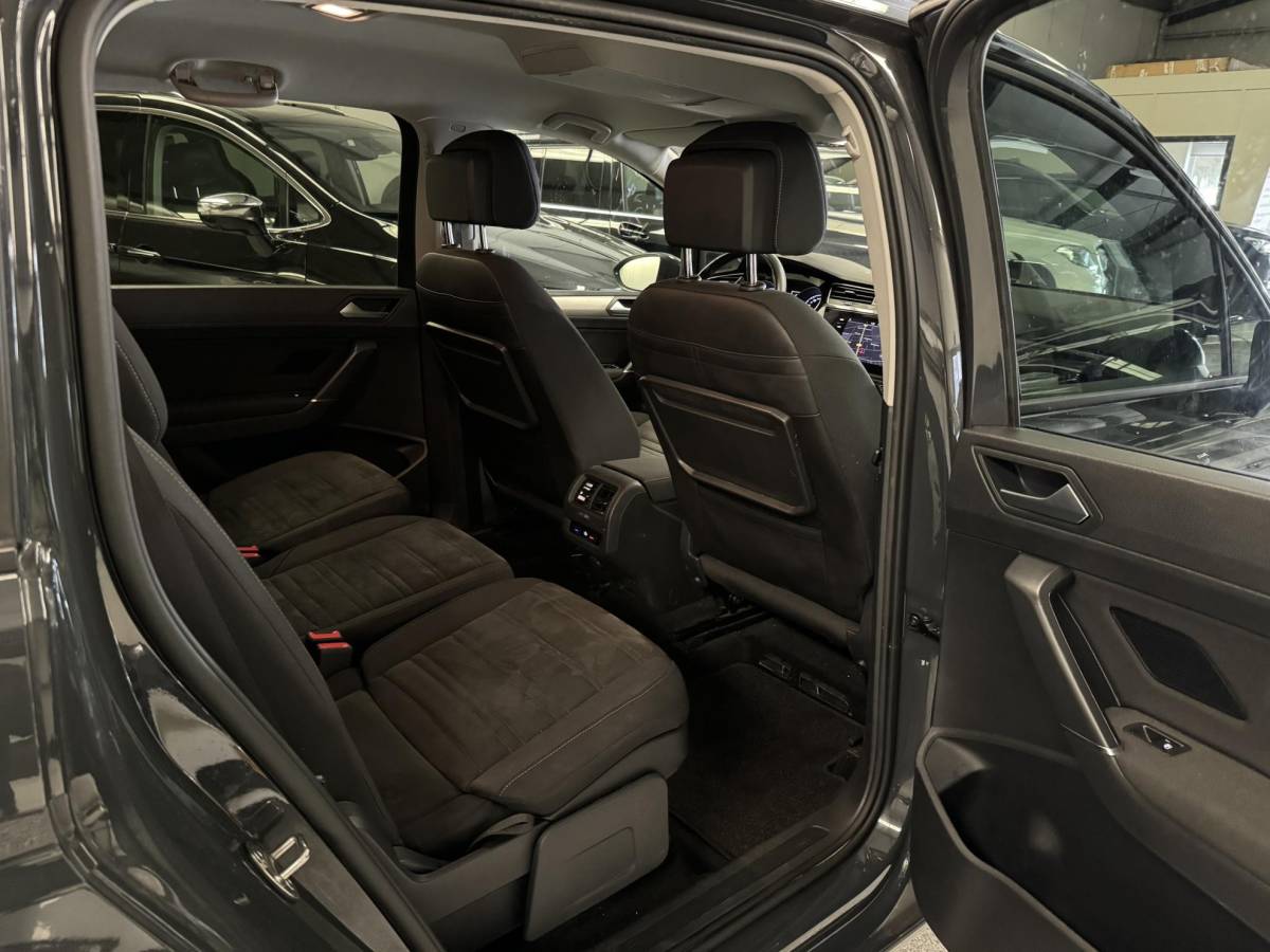 Volkswagen Touran Volkswagen Touran 1.5 TSI Comfortline Business 7p / NAP / CAMERA / NAVI / GARANTIE