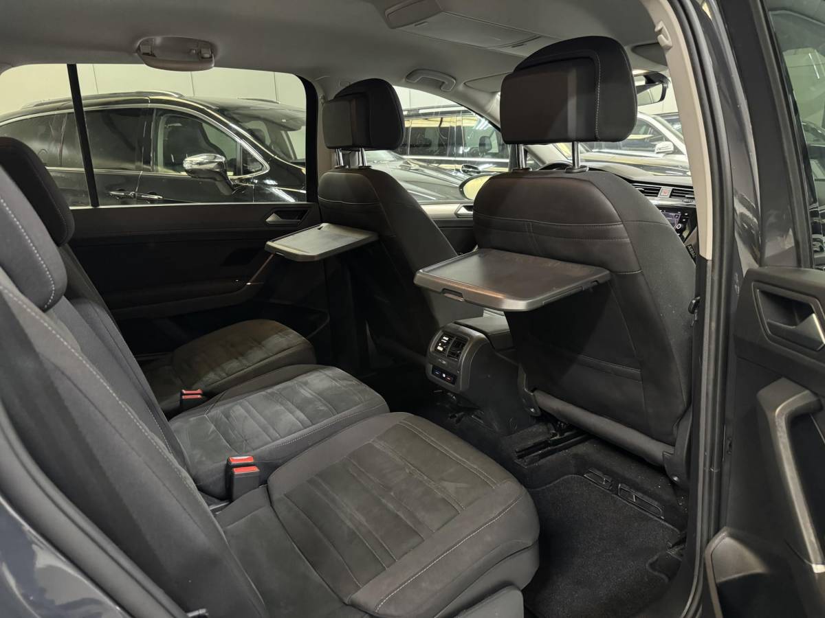 Volkswagen Touran Volkswagen Touran 1.5 TSI Comfortline Business 7p / NAP / CAMERA / NAVI / GARANTIE