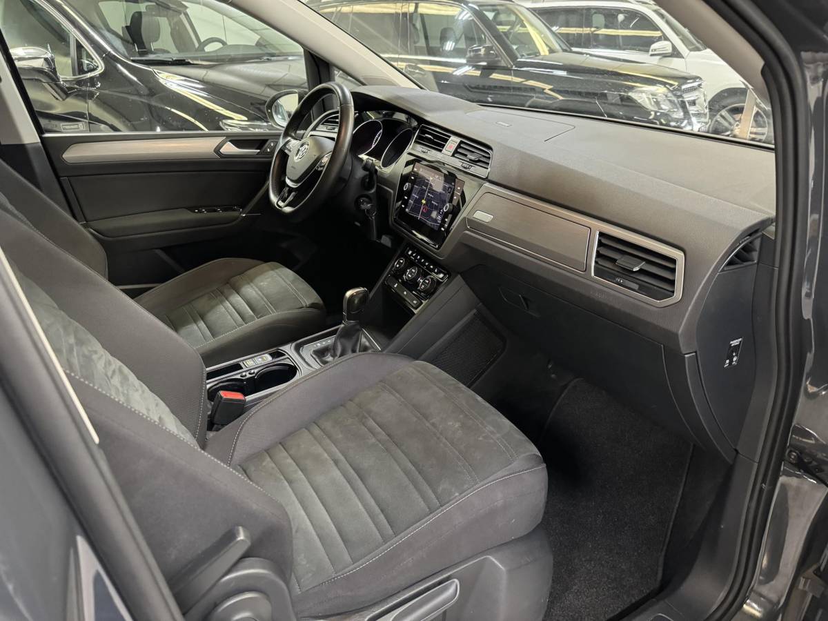 Volkswagen Touran Volkswagen Touran 1.5 TSI Comfortline Business 7p / NAP / CAMERA / NAVI / GARANTIE