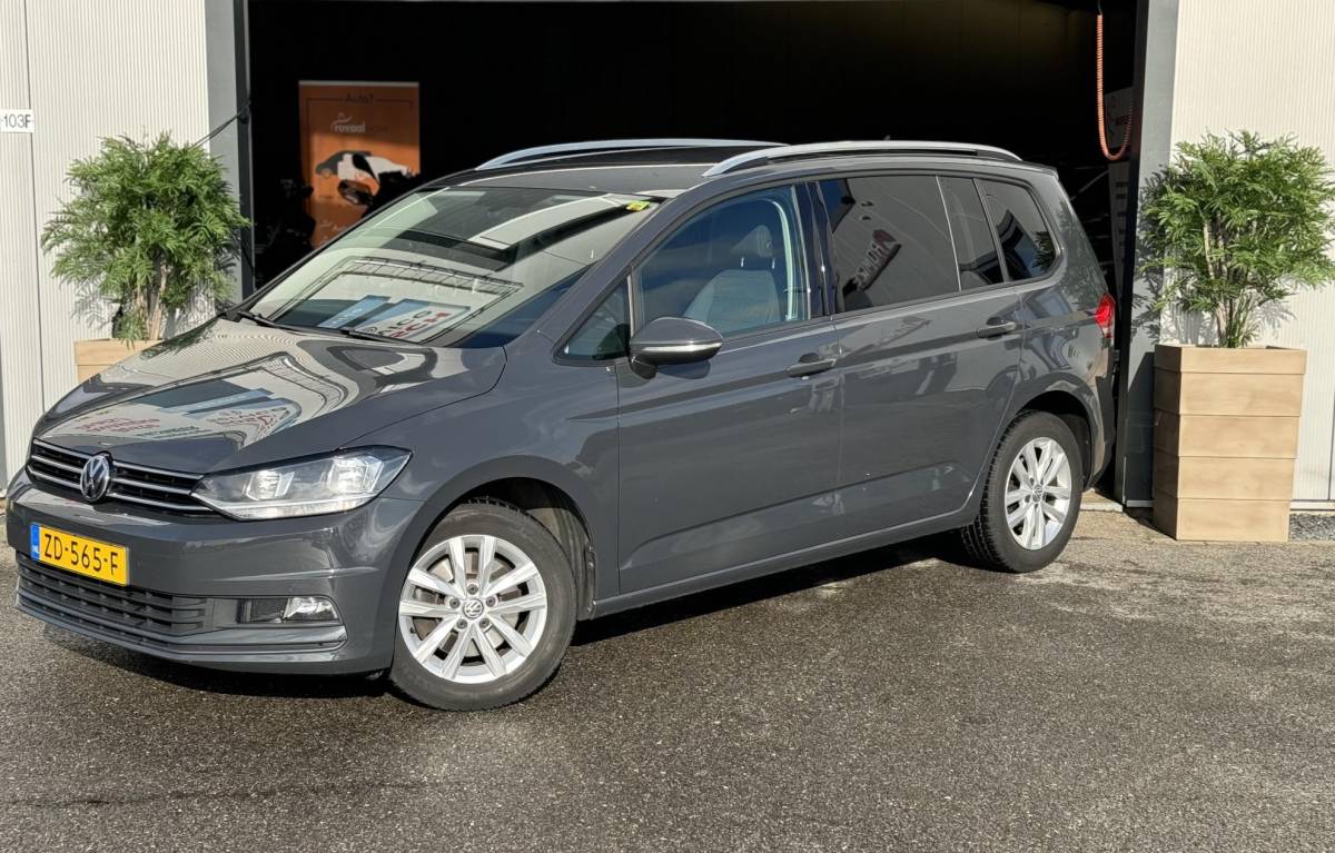 Volkswagen Touran Volkswagen Touran 1.5 TSI Comfortline Business 7p / NAP / CAMERA / NAVI / GARANTIE
