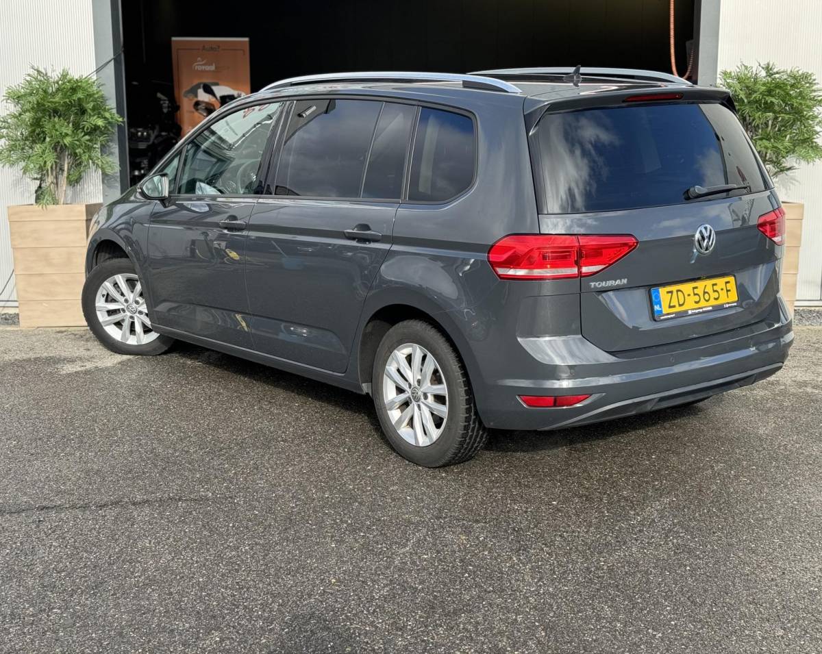 Volkswagen Touran Volkswagen Touran 1.5 TSI Comfortline Business 7p / NAP / CAMERA / NAVI / GARANTIE