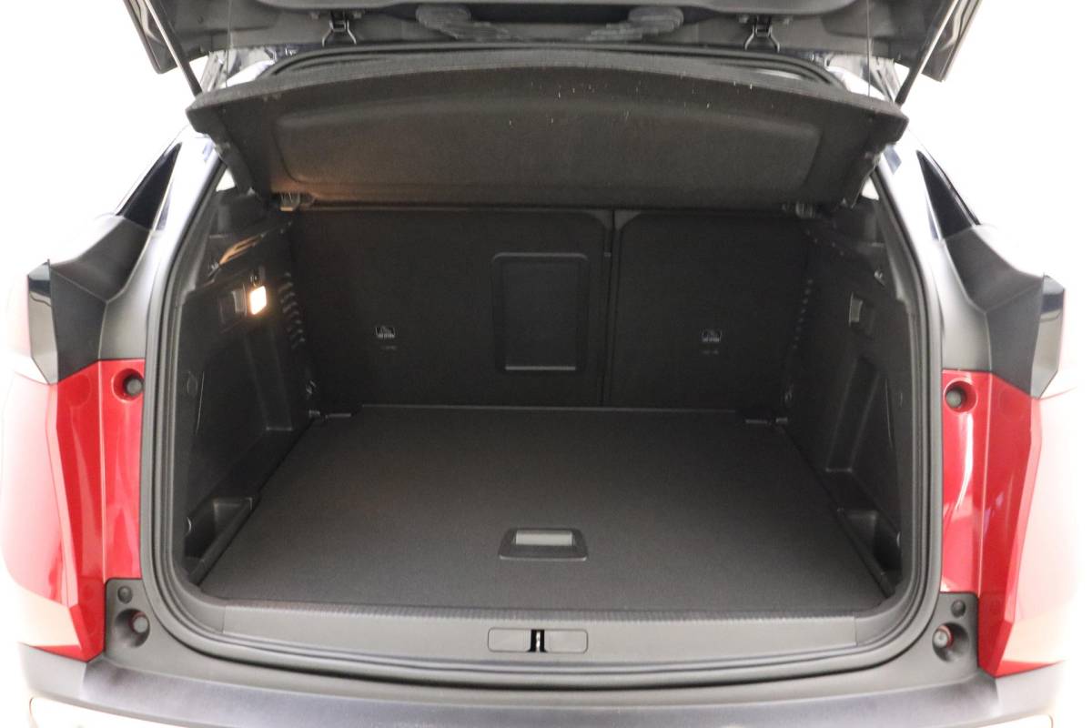 Peugeot 3008 Peugeot 3008 1.2 PureTech Allure | Apple Carplay/Android Auto | Cruise Control | Climate Control | Parkeercamera | Navigatie systeem full map |