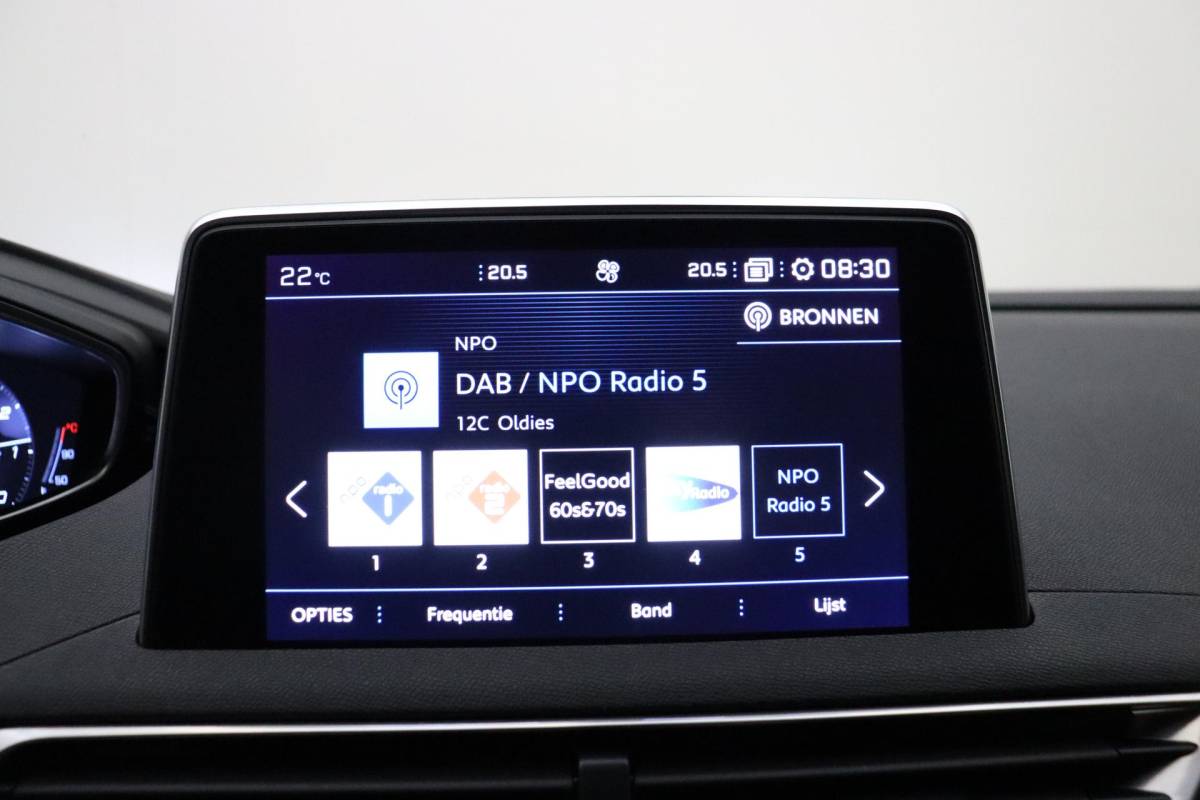 Peugeot 3008 Peugeot 3008 1.2 PureTech Allure | Apple Carplay/Android Auto | Cruise Control | Climate Control | Parkeercamera | Navigatie systeem full map |