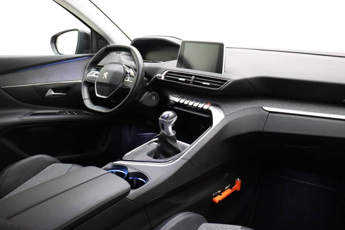 Peugeot 3008 Peugeot 3008 1.2 PureTech Allure | Apple Carplay/Android Auto | Cruise Control | Climate Control | Parkeercamera | Navigatie systeem full map |
