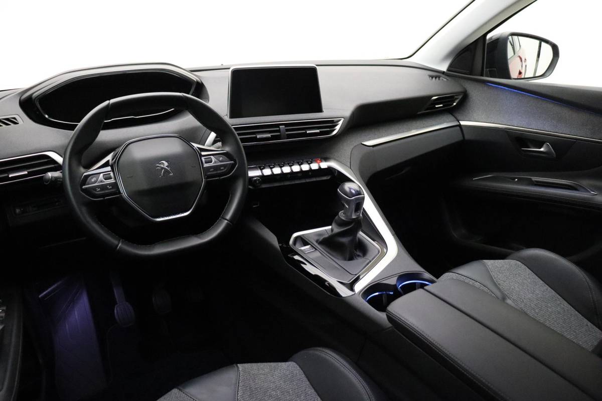 Peugeot 3008 Peugeot 3008 1.2 PureTech Allure | Apple Carplay/Android Auto | Cruise Control | Climate Control | Parkeercamera | Navigatie systeem full map |