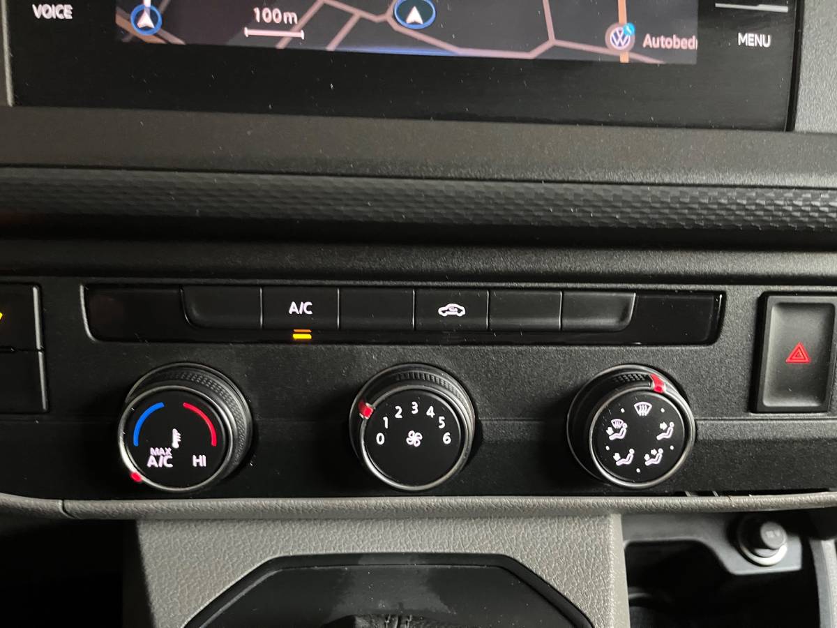 Volkswagen Transporter Volkswagen Transporter Automaat Servicewagen 2.0 TDI 150PK euro6 L2H1 3Persoons, Airco, Navigatie, CruiseControl, RIJKLAARPRIJS!