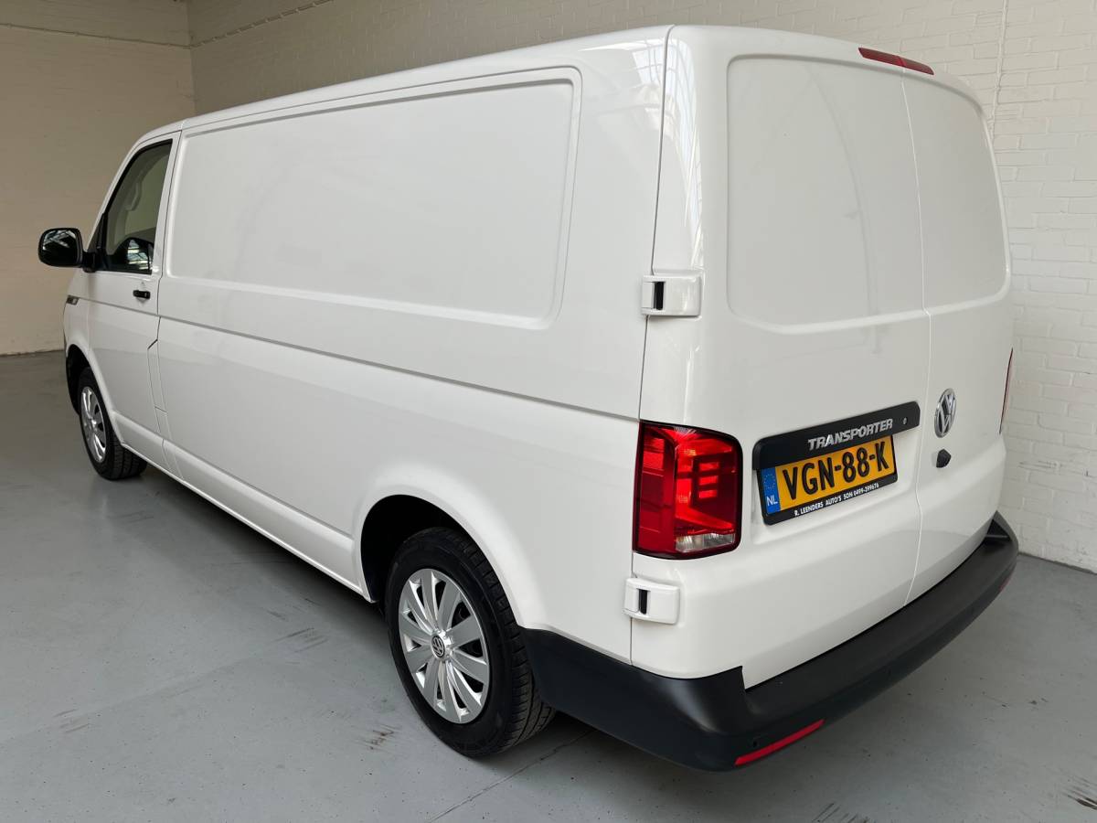 Volkswagen Transporter Volkswagen Transporter Automaat Servicewagen 2.0 TDI 150PK euro6 L2H1 3Persoons, Airco, Navigatie, CruiseControl, RIJKLAARPRIJS!