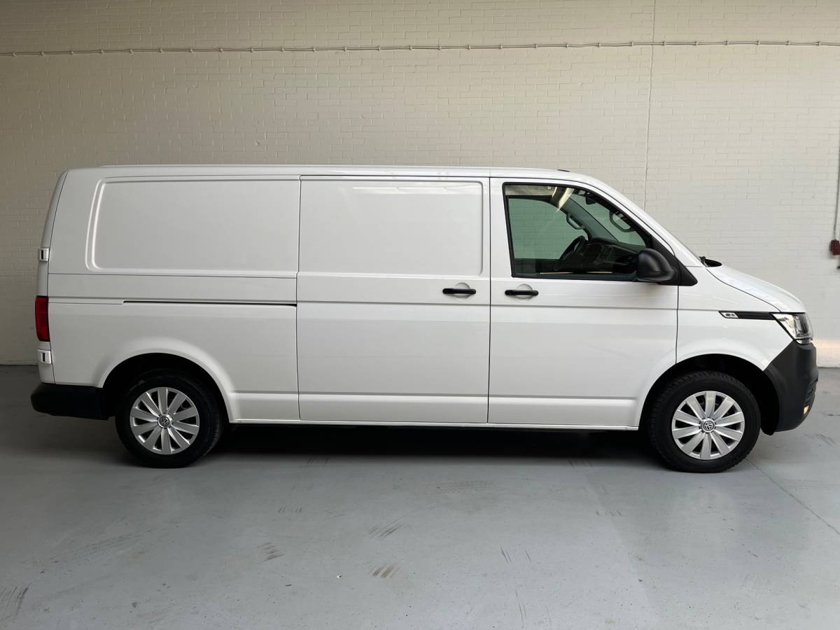 Volkswagen Transporter Volkswagen Transporter Automaat Servicewagen 2.0 TDI 150PK euro6 L2H1 3Persoons, Airco, Navigatie, CruiseControl, RIJKLAARPRIJS!