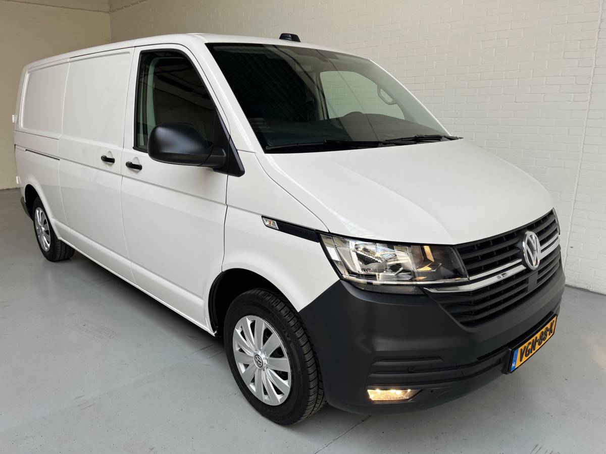Volkswagen Transporter Volkswagen Transporter Automaat Servicewagen 2.0 TDI 150PK euro6 L2H1 3Persoons, Airco, Navigatie, CruiseControl, RIJKLAARPRIJS!