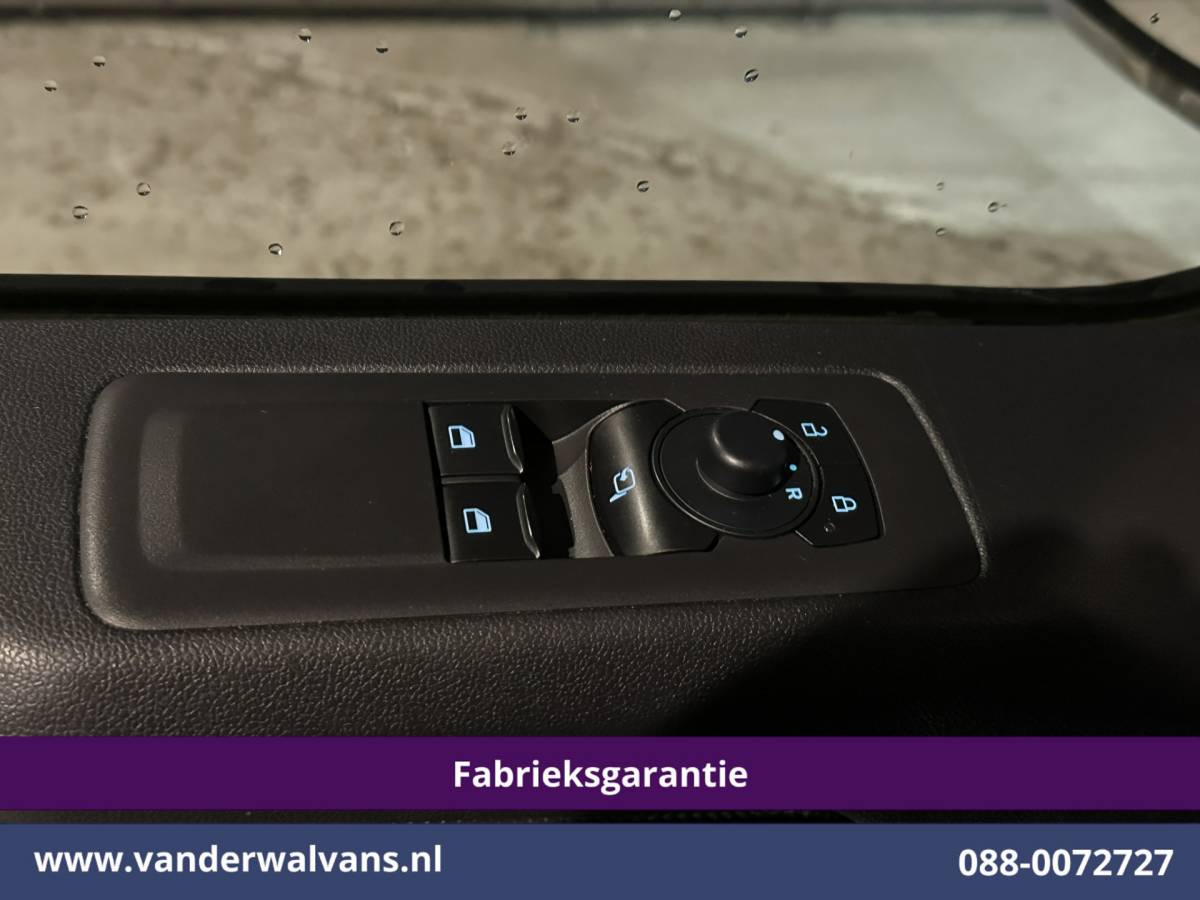 Ford Transit Custom Ford Transit Custom 2.0 TDCI L1H1 Fabrieksgarantie Euro6 Airco | Camera | LED | Apple Carplay | Cruisecontrol Android Auto, Verwarmde voorruit, Parkeersensoren, Bijrijdersbank