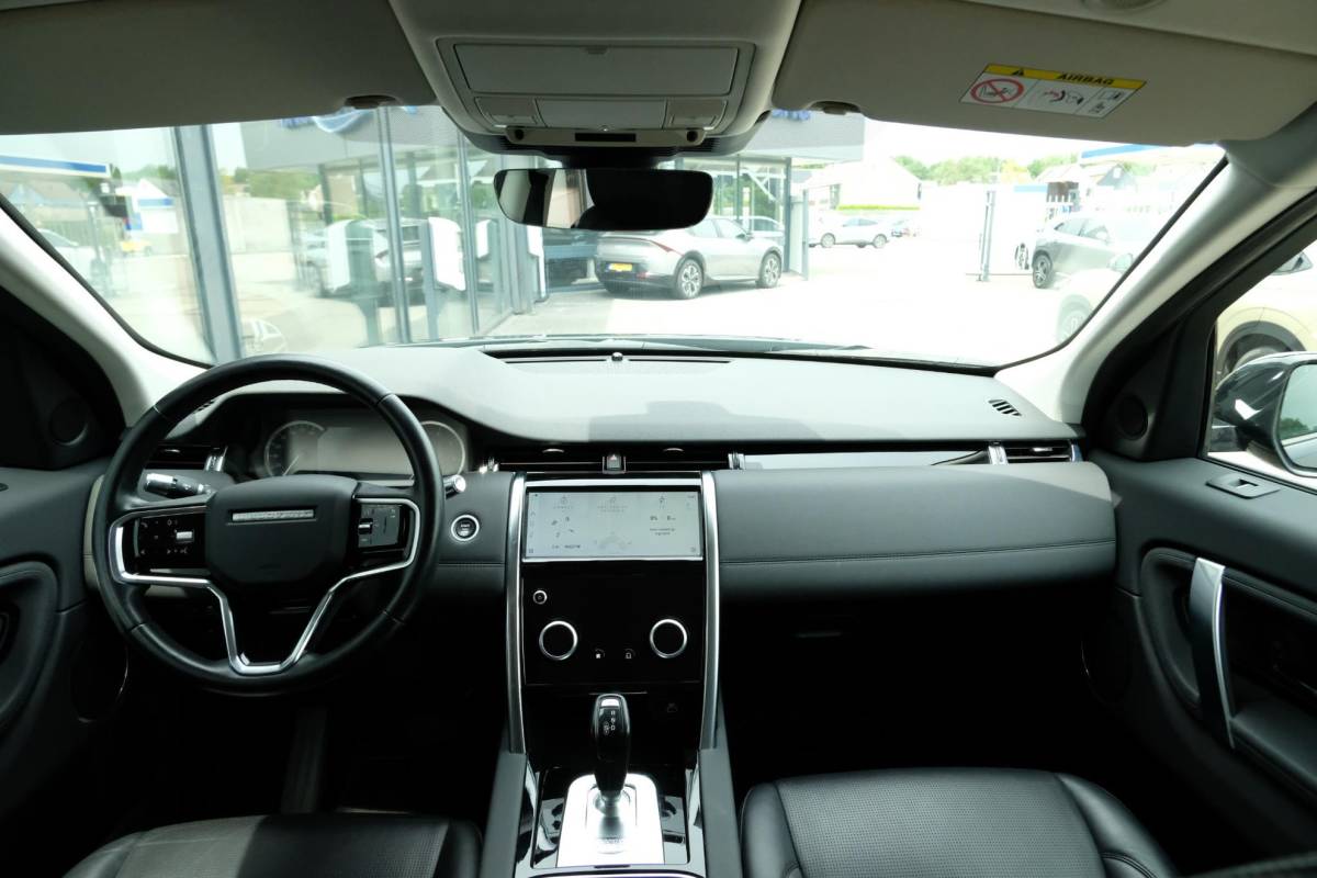Land Rover Discovery Sport Land Rover Discovery Sport P300e 1.5 S 309 PK | 360 graden camera | Lederen bekleding | SOH 92,3% | Elektrische Stoelen | Navigatie | DAB