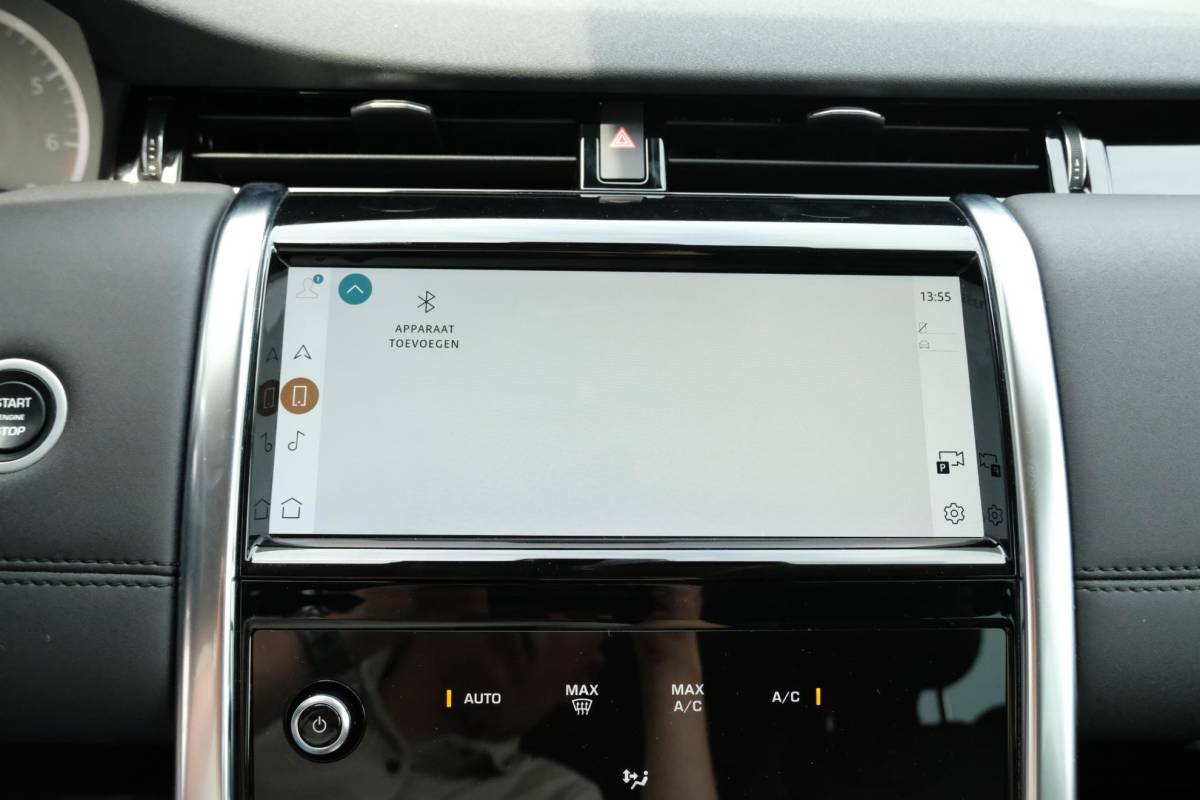 Land Rover Discovery Sport Land Rover Discovery Sport P300e 1.5 S 309 PK | 360 graden camera | Lederen bekleding | SOH 92,3% | Elektrische Stoelen | Navigatie | DAB
