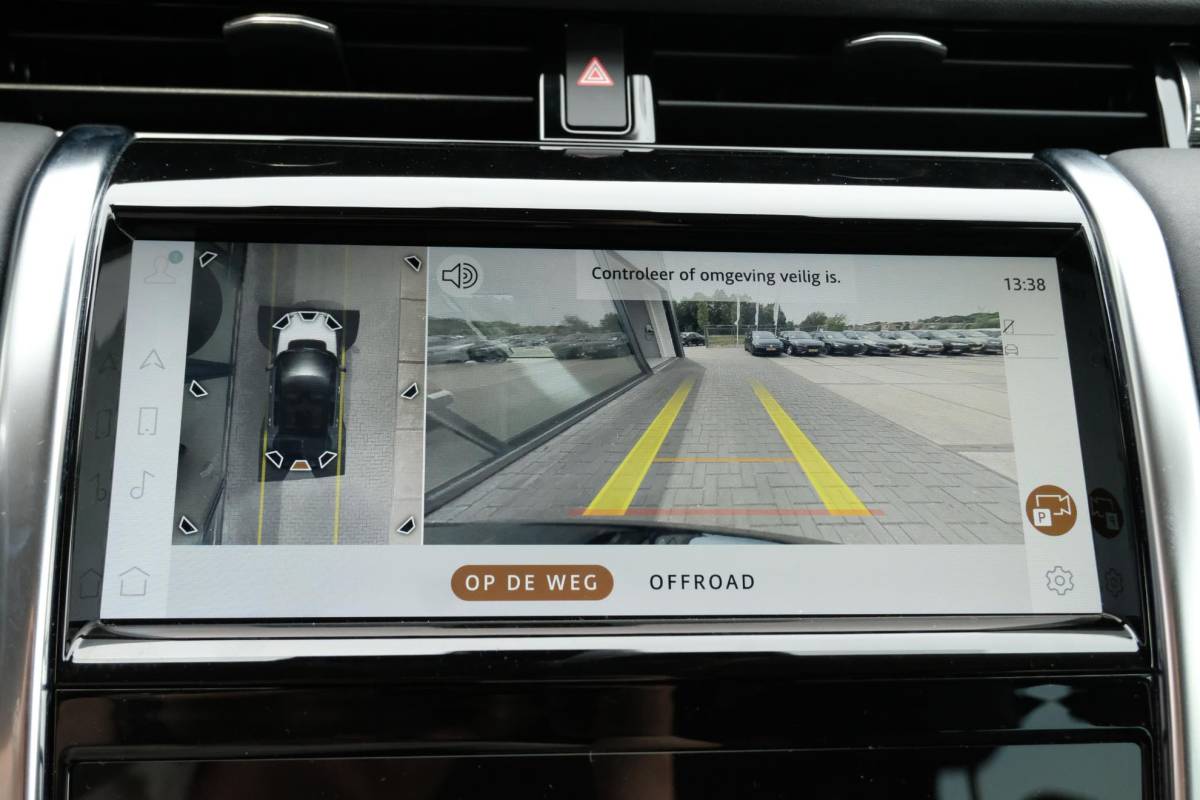 Land Rover Discovery Sport Land Rover Discovery Sport P300e 1.5 S 309 PK | 360 graden camera | Lederen bekleding | SOH 92,3% | Elektrische Stoelen | Navigatie | DAB