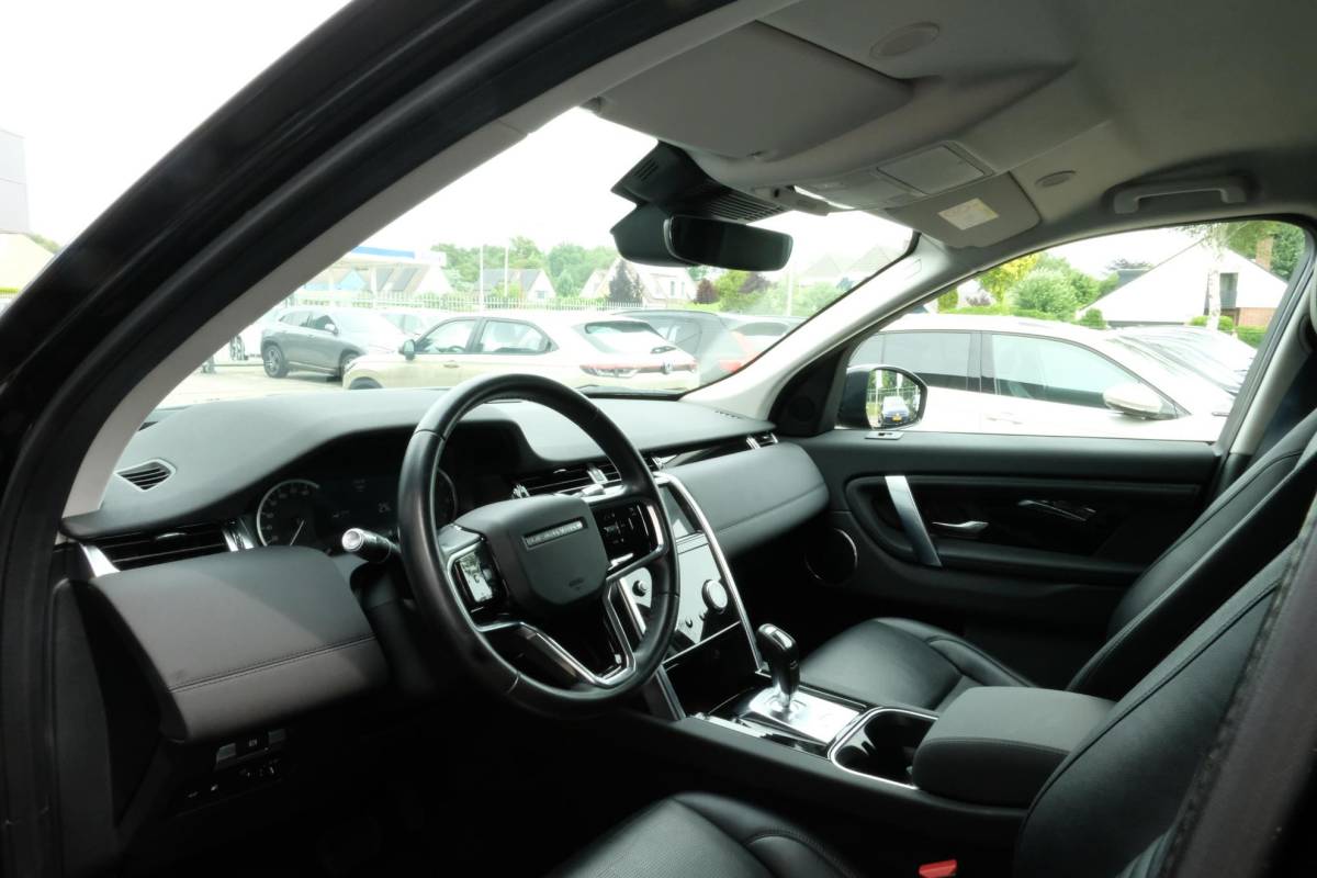 Land Rover Discovery Sport Land Rover Discovery Sport P300e 1.5 S 309 PK | 360 graden camera | Lederen bekleding | SOH 92,3% | Elektrische Stoelen | Navigatie | DAB