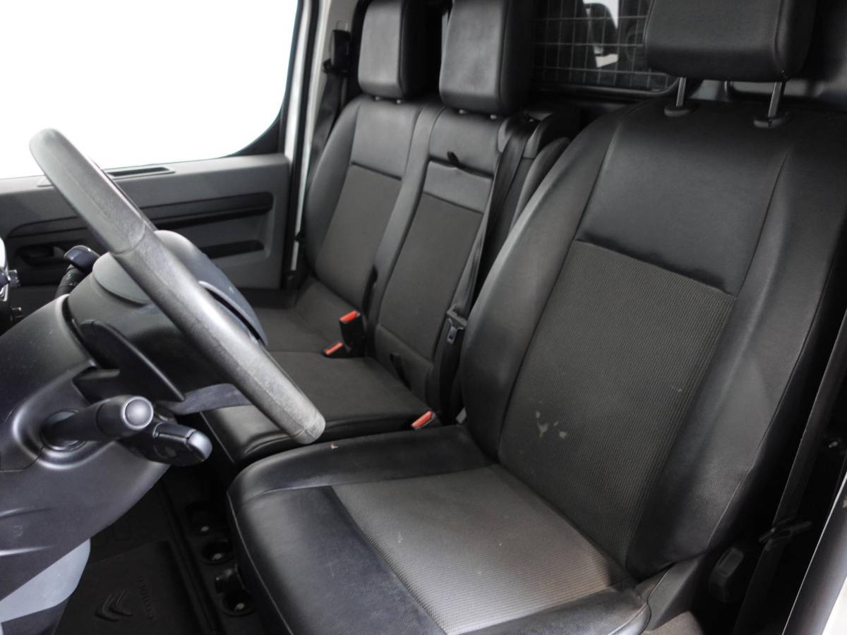Citroën Jumpy Citroen Jumpy 120PK L3 Club Sport Edition Automaat Apple Carplay/Android Auto Navigatie Airco Cruise Control