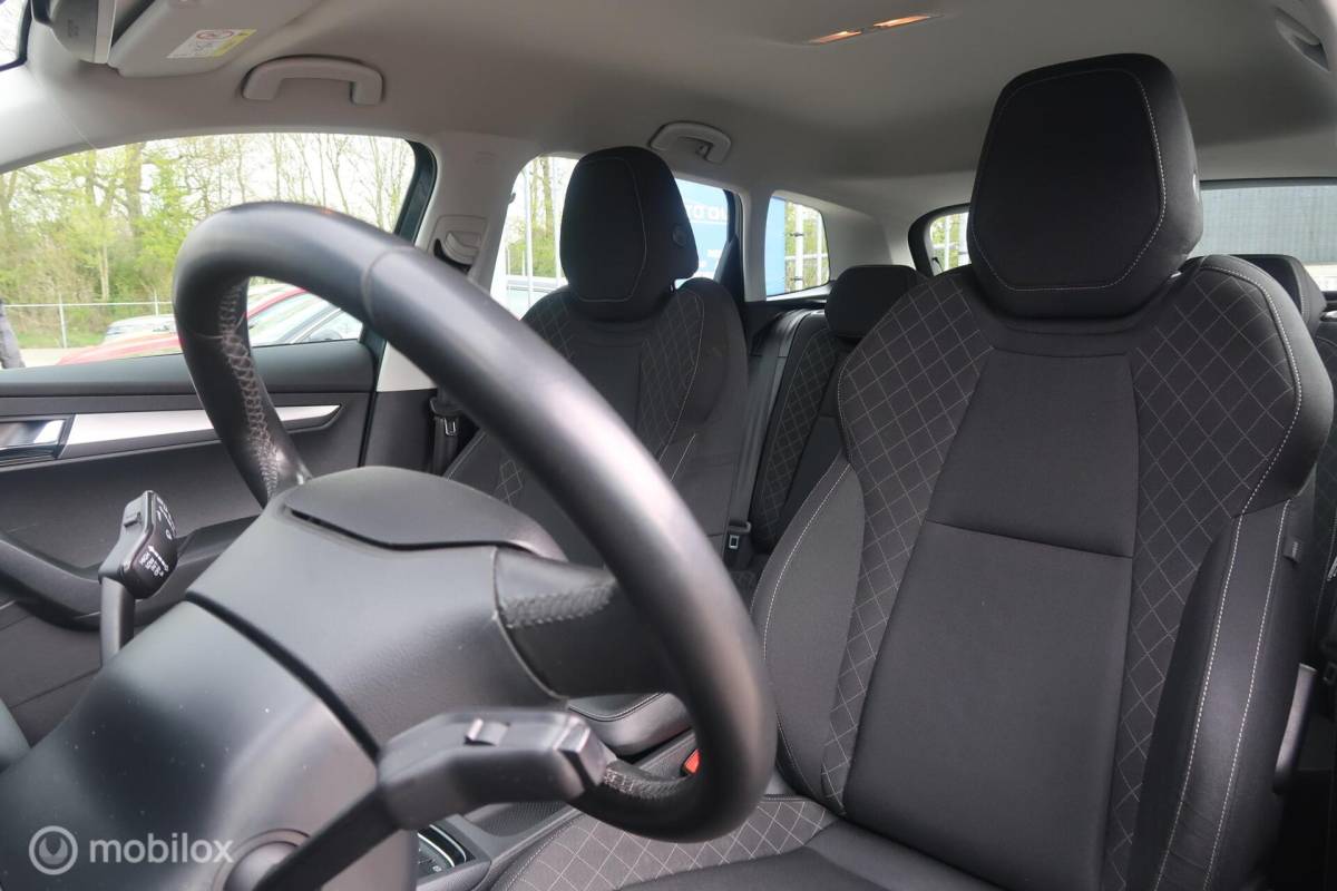 Škoda Karoq Skoda Karoq 1.0 TSI Style Business,CARPLAY,NAVI,CLIMA,CAMERA
