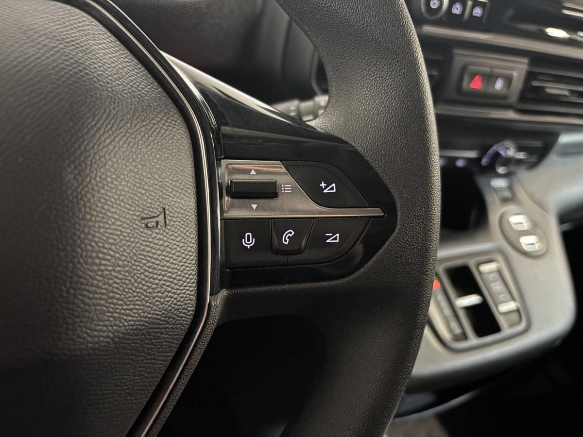 Peugeot Partner Peugeot Partner 1.5 HDI 130PK L1 130PK NIEUW MODEL Airco Cruise Control  LM velgen Navi Trekhaak PDC V&A Camera