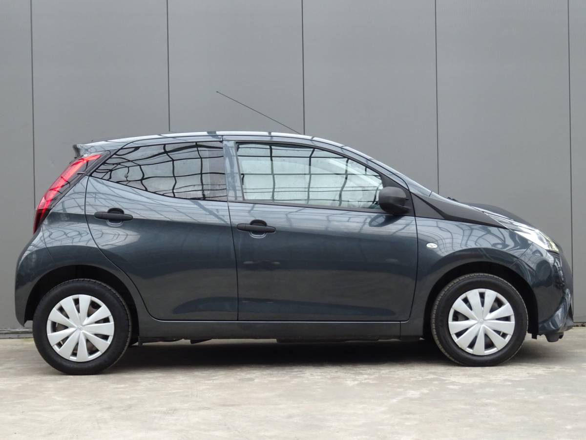 Toyota Aygo Toyota Aygo 1.0 VVT-i x-fun * EXTRA GETINT GLAS * VOLLE TANK !!