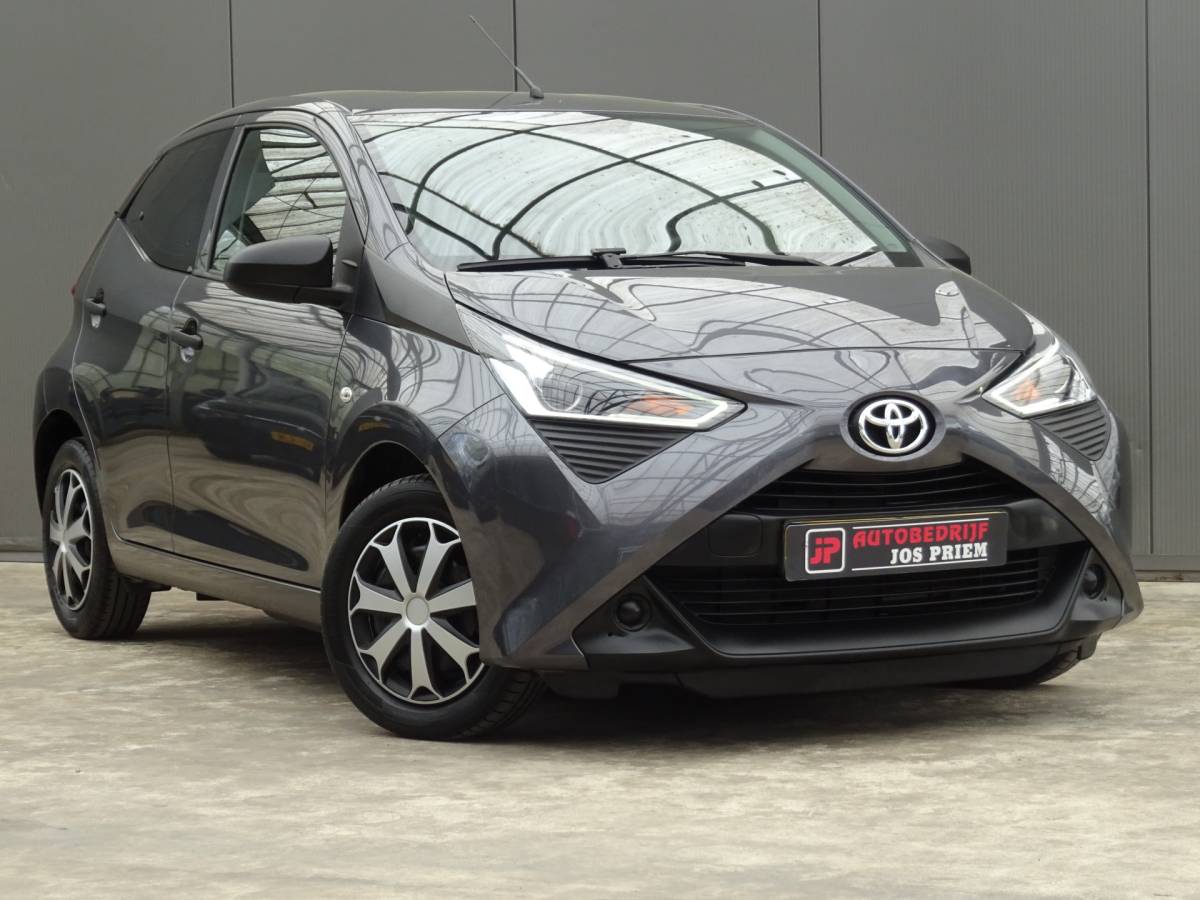 Toyota Aygo Toyota Aygo 1.0 VVT-i x-fun * EXTRA GETINT GLAS * VOLLE TANK !!