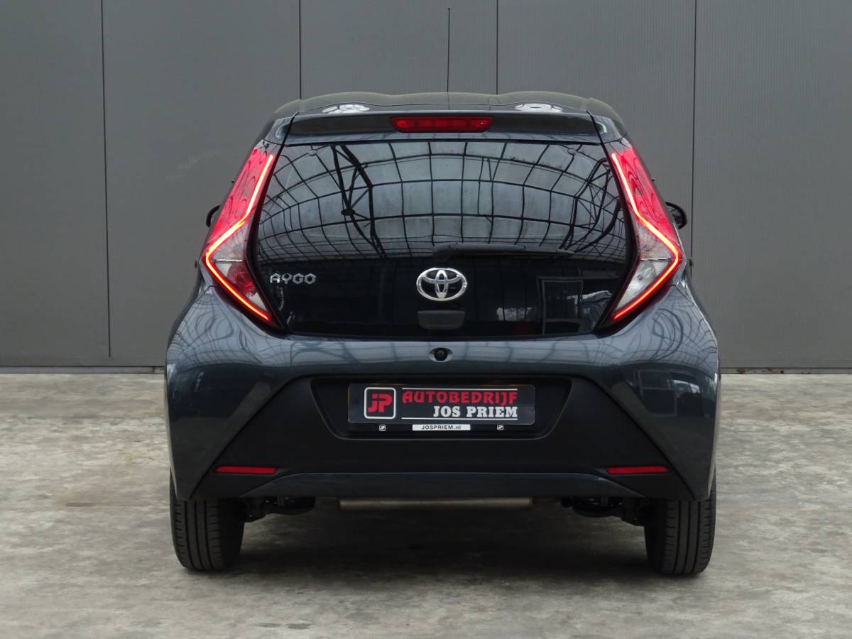 Toyota Aygo Toyota Aygo 1.0 VVT-i x-fun * EXTRA GETINT GLAS * VOLLE TANK !!