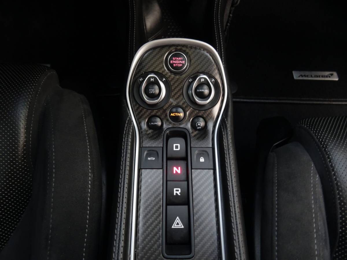 McLaren 570S McLaren 570S 570S * DEALER ONDERH. * CARPLAY * KERAMISCH !!
