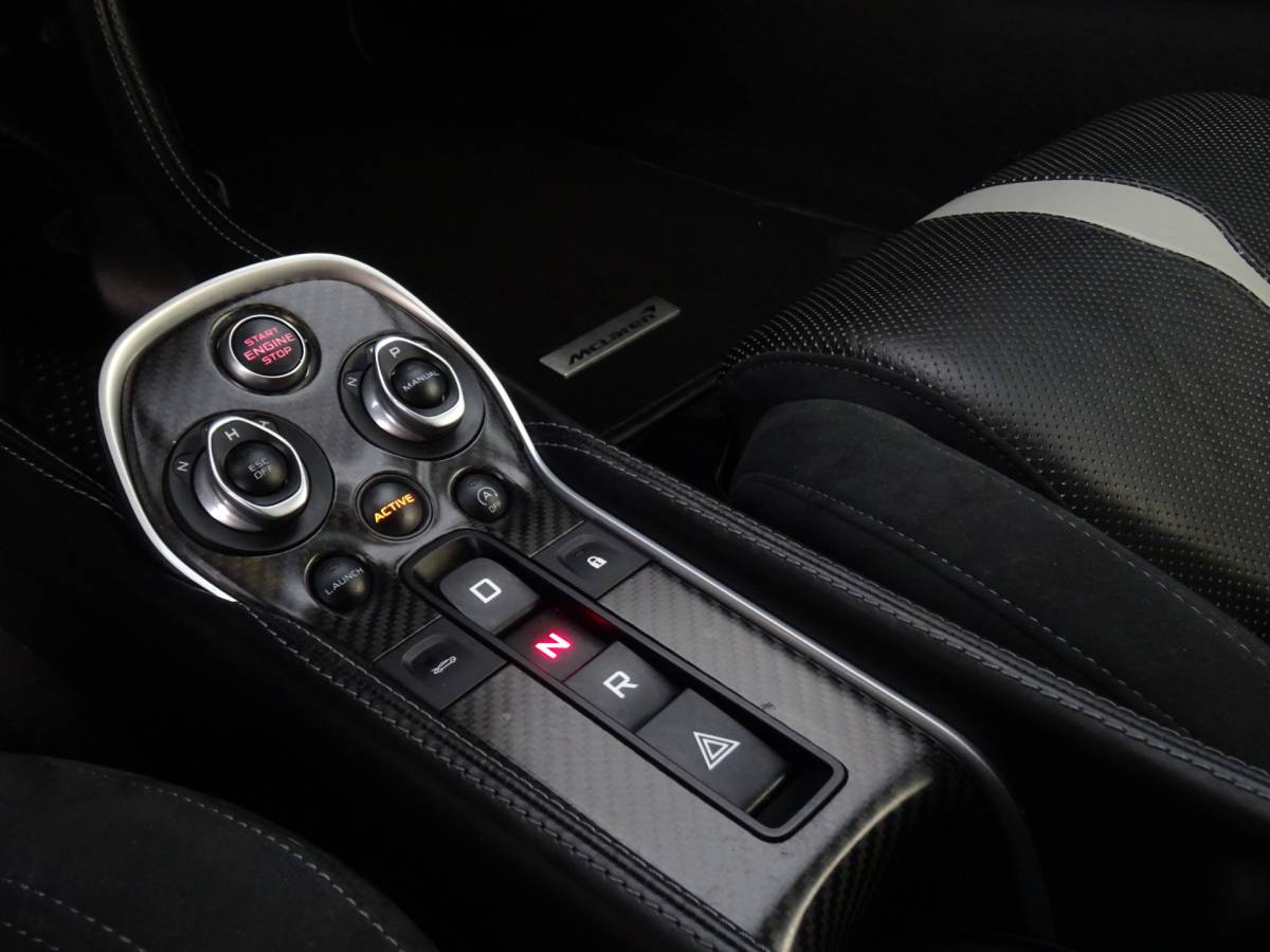 McLaren 570S McLaren 570S 570S * DEALER ONDERH. * CARPLAY * KERAMISCH !!