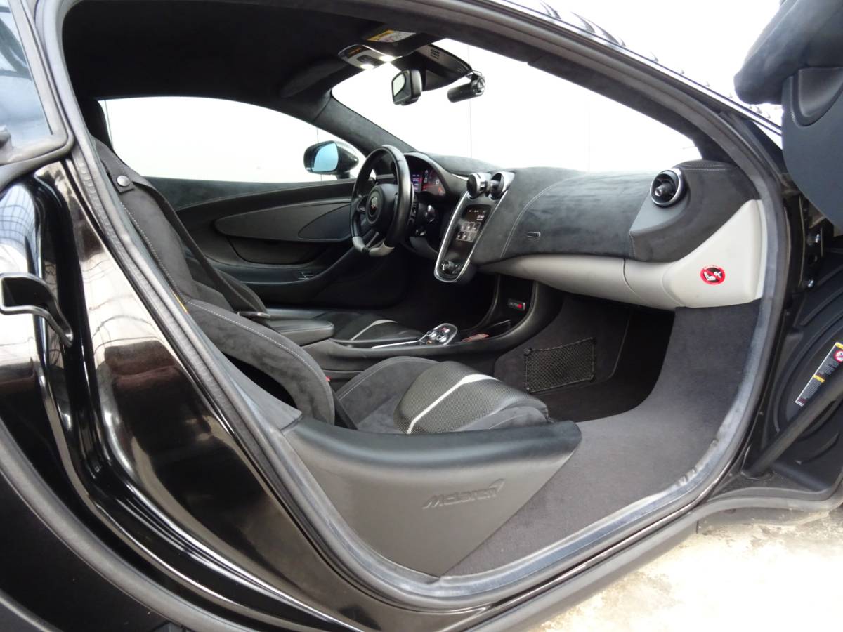 McLaren 570S McLaren 570S 570S * DEALER ONDERH. * CARPLAY * KERAMISCH !!