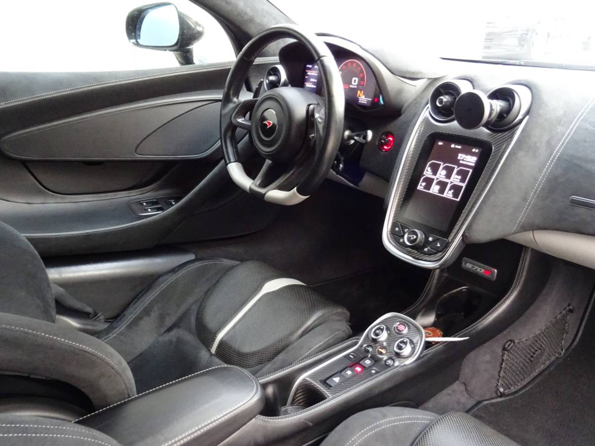 McLaren 570S McLaren 570S 570S * DEALER ONDERH. * CARPLAY * KERAMISCH !!