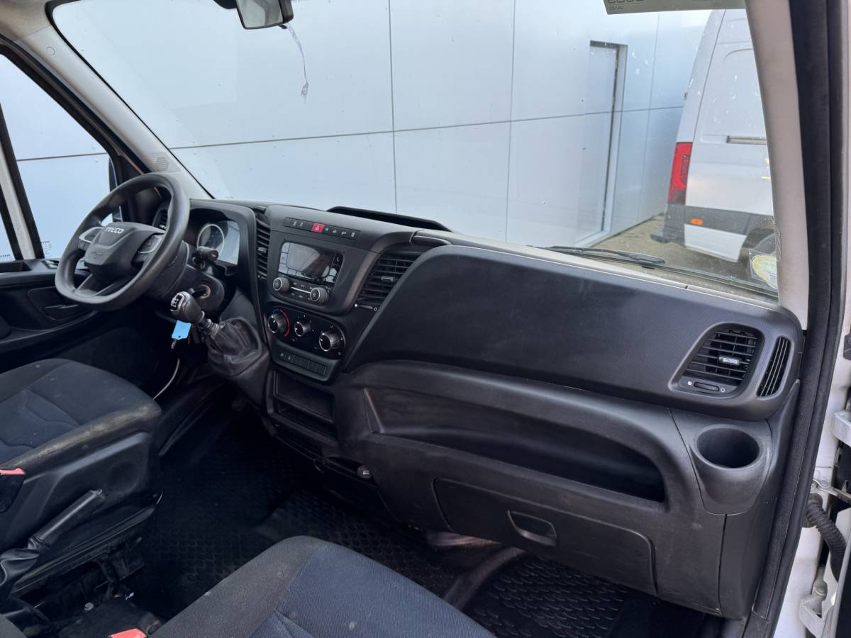 Iveco Daily Iveco Daily 35C14 2.3 Kipper Dubbele Cabine Dubbellucht 3,5t Trekhaak 6 Stoelen Airco Cruise Control Benne Tipper