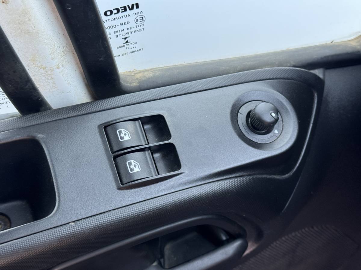 Iveco Daily Iveco Daily 35C14 2.3 Kipper Dubbele Cabine Dubbellucht 3,5t Trekhaak 6 Stoelen Airco Cruise Control Benne Tipper