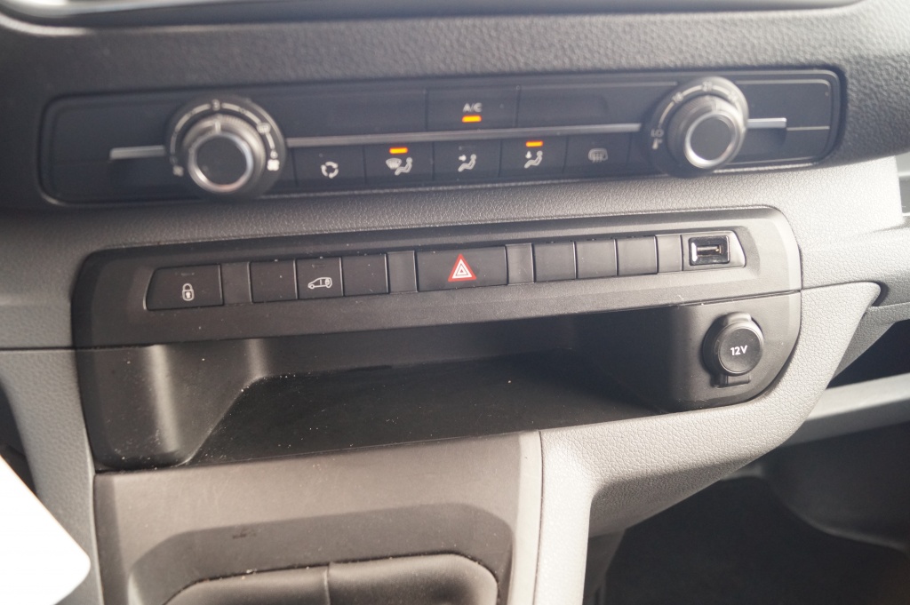 Peugeot Expert Peugeot Expert 1.5 BlueHDI Standard Premium -NAVI-AIRCO-TREKHAAK-
