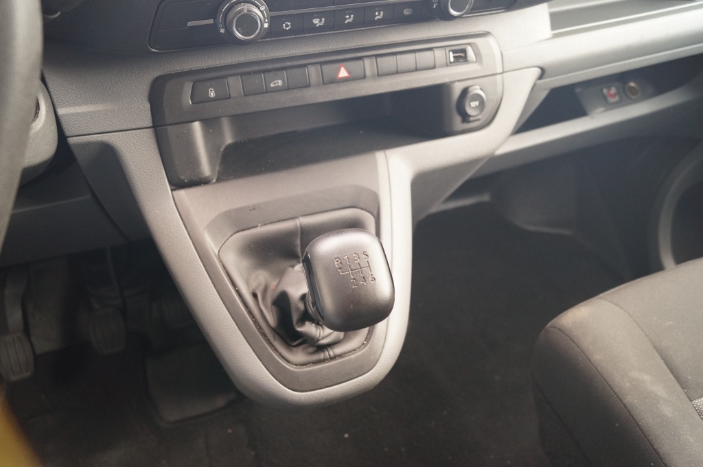 Peugeot Expert Peugeot Expert 1.5 BlueHDI Standard Premium -NAVI-AIRCO-TREKHAAK-