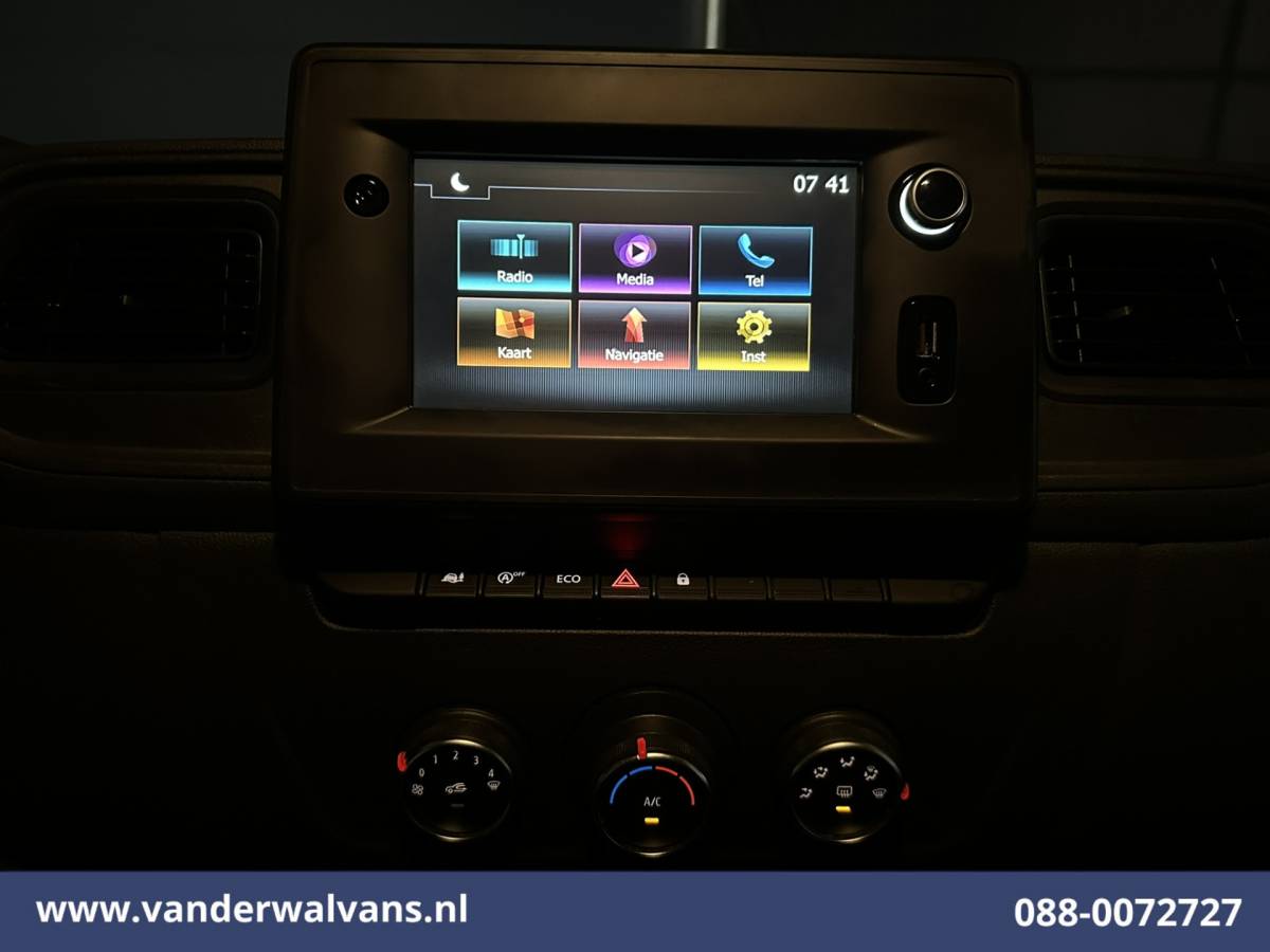 Renault Master Renault Master 2.3 dCi 146pk Bakwagen 222cm Hoog Laadklep Euro6 Airco | Camera | Navigatie | LED | 983kg Laadvermogen Cruisecontrol, Bijrijdersbank