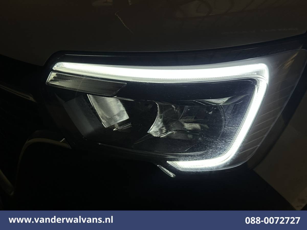 Renault Master Renault Master 2.3 dCi 146pk Bakwagen 222cm Hoog Laadklep Euro6 Airco | Camera | Navigatie | LED | 983kg Laadvermogen Cruisecontrol, Bijrijdersbank