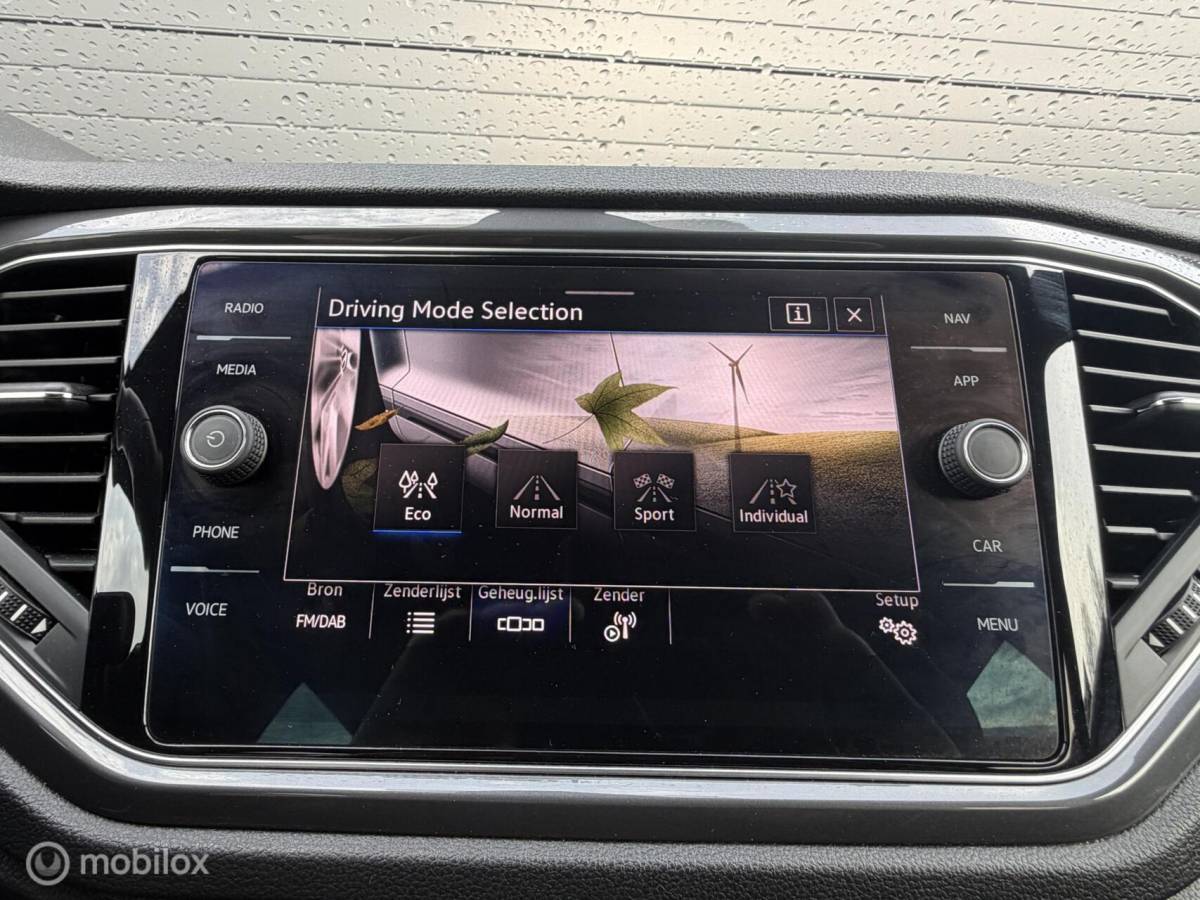 Volkswagen T-Roc Volkswagen T-Roc 1.5 TSI Sport CLIMA*ADABCRUISE*CARPLAY*CAMERA