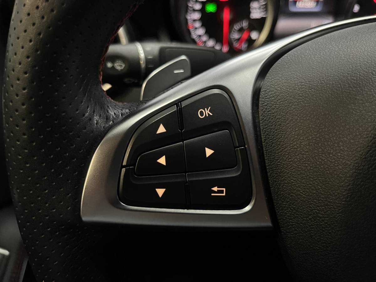 Mercedes-Benz CLA Mercedes-Benz CLA-klasse 180 Business Solution AMG Line | Airco ECC | LED | Navigatie | Stoelverwarming | Camera | 18″ velgen | Isofix | NAP |