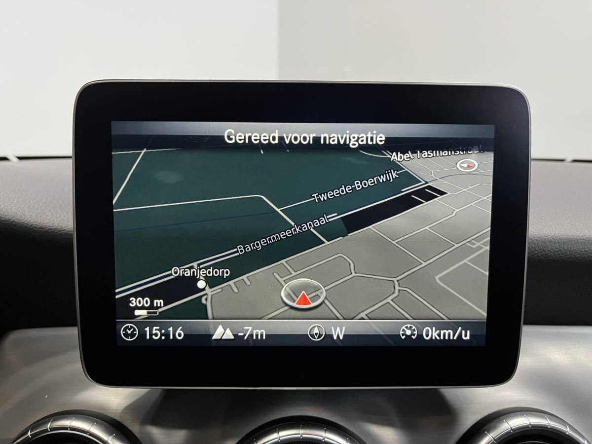 Mercedes-Benz CLA Mercedes-Benz CLA-klasse 180 Business Solution AMG Line | Airco ECC | LED | Navigatie | Stoelverwarming | Camera | 18″ velgen | Isofix | NAP |