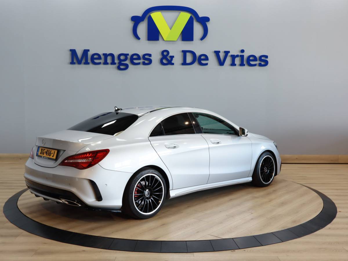 Mercedes-Benz CLA Mercedes-Benz CLA-klasse 180 Business Solution AMG Line | Airco ECC | LED | Navigatie | Stoelverwarming | Camera | 18″ velgen | Isofix | NAP |