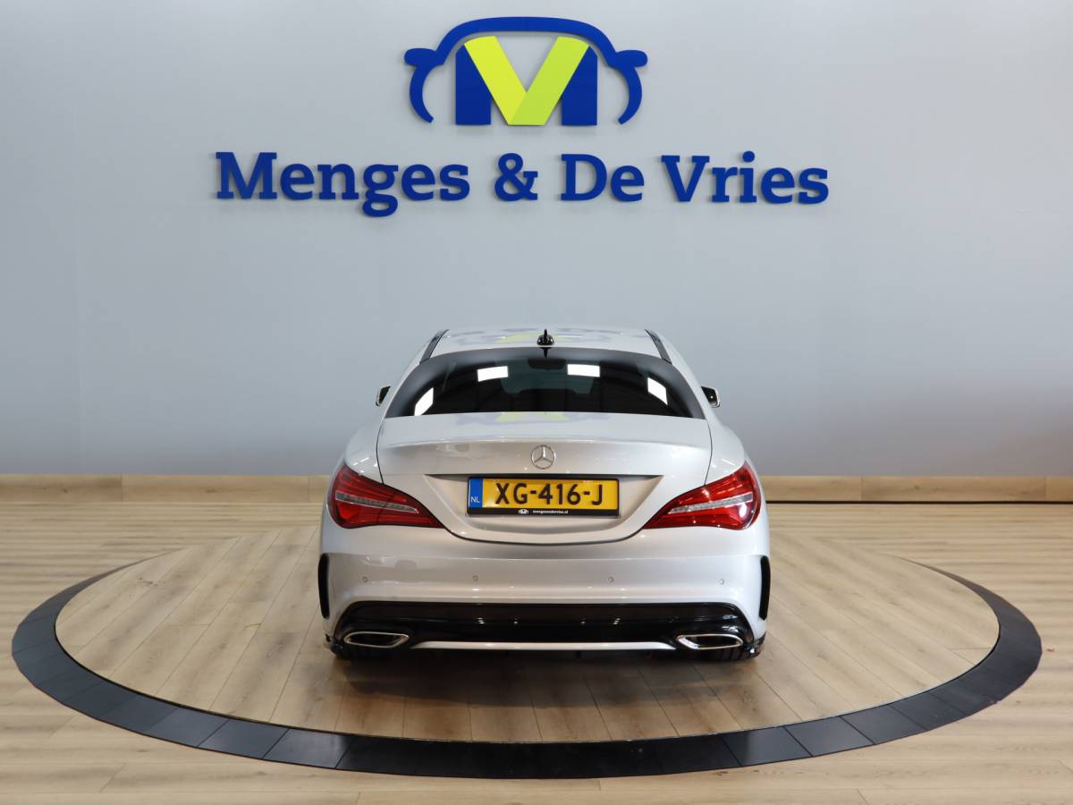Mercedes-Benz CLA Mercedes-Benz CLA-klasse 180 Business Solution AMG Line | Airco ECC | LED | Navigatie | Stoelverwarming | Camera | 18″ velgen | Isofix | NAP |