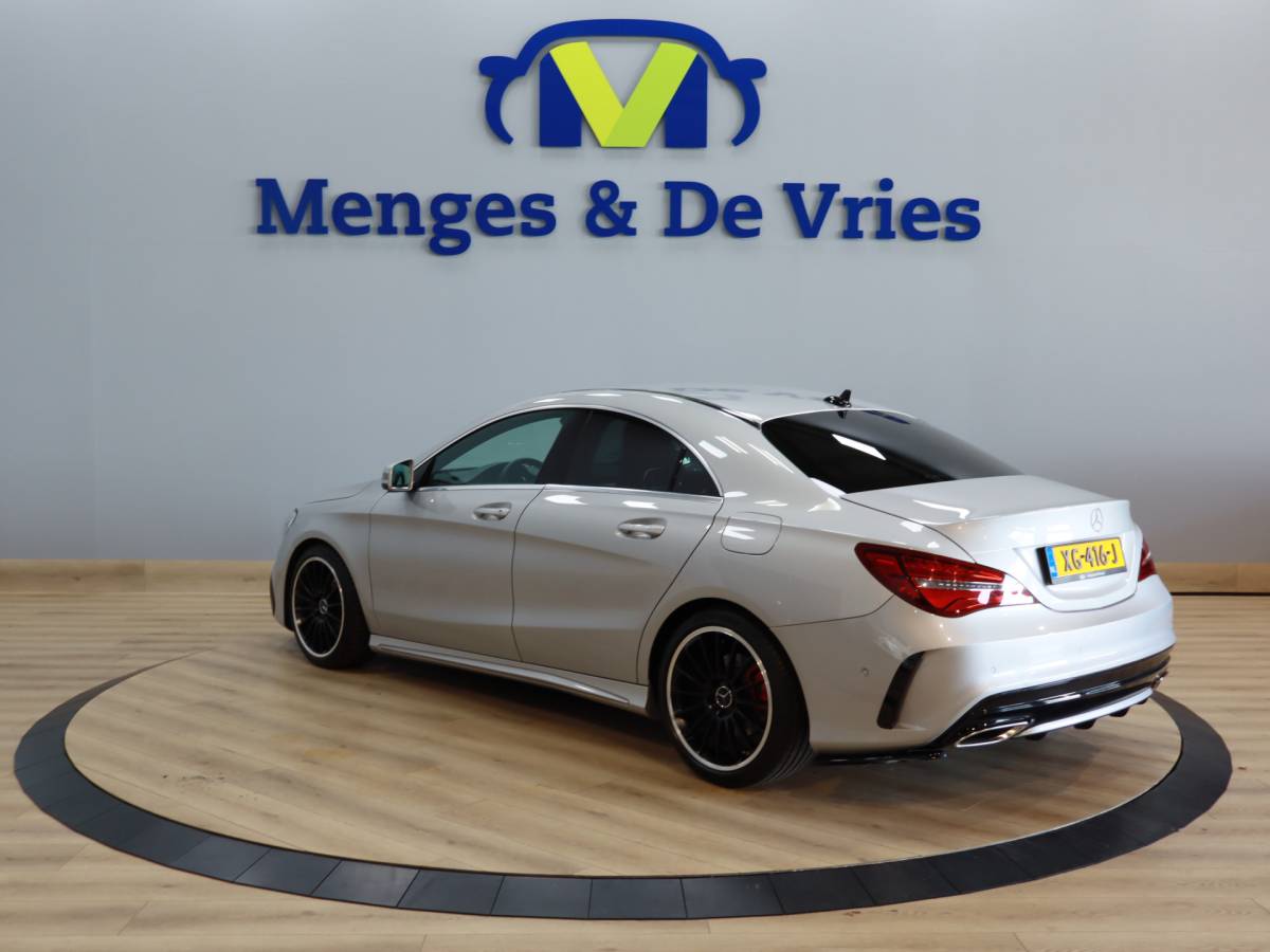 Mercedes-Benz CLA Mercedes-Benz CLA-klasse 180 Business Solution AMG Line | Airco ECC | LED | Navigatie | Stoelverwarming | Camera | 18″ velgen | Isofix | NAP |