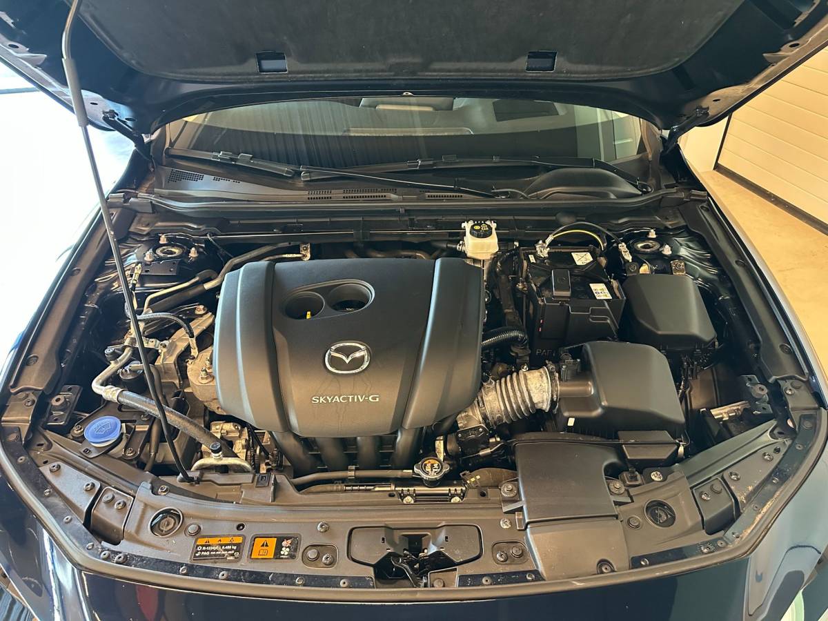 Mazda 3 Mazda 3 2.0 e-SkyActiv-G M Hybrid 122 COMFORT-uitv|NAVIGATIE|CLIMA AIRCO|ADAPTIVE CRUISE CONTROL|LM-VELG|HEAD UP DISPLAY|XENON