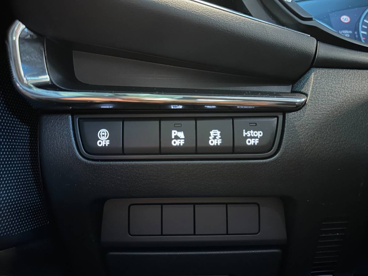 Mazda 3 Mazda 3 2.0 e-SkyActiv-G M Hybrid 122 COMFORT-uitv|NAVIGATIE|CLIMA AIRCO|ADAPTIVE CRUISE CONTROL|LM-VELG|HEAD UP DISPLAY|XENON