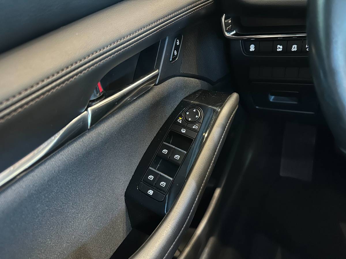 Mazda 3 Mazda 3 2.0 e-SkyActiv-G M Hybrid 122 COMFORT-uitv|NAVIGATIE|CLIMA AIRCO|ADAPTIVE CRUISE CONTROL|LM-VELG|HEAD UP DISPLAY|XENON