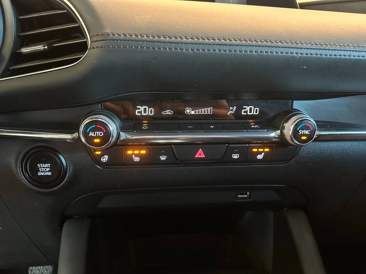 Mazda 3 Mazda 3 2.0 e-SkyActiv-G M Hybrid 122 COMFORT-uitv|NAVIGATIE|CLIMA AIRCO|ADAPTIVE CRUISE CONTROL|LM-VELG|HEAD UP DISPLAY|XENON