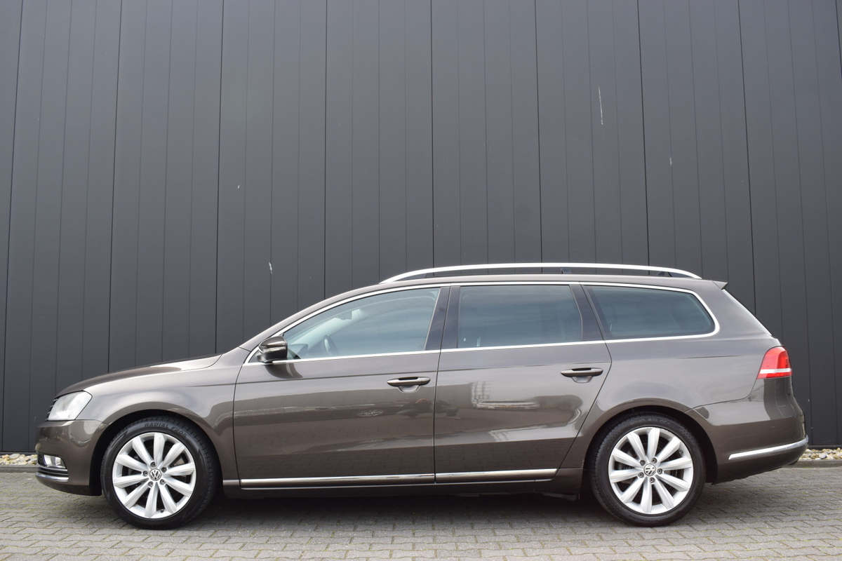 Volkswagen Passat Volkswagen Passat Variant 1.4 TSi Automaat Highline  Executive Line Zwart Leder | Full Map Navi | Telefonie | Sportstoelen | Trekhaak