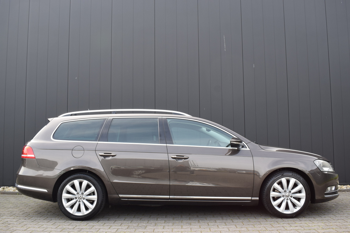 Volkswagen Passat Volkswagen Passat Variant 1.4 TSi Automaat Highline  Executive Line Zwart Leder | Full Map Navi | Telefonie | Sportstoelen | Trekhaak