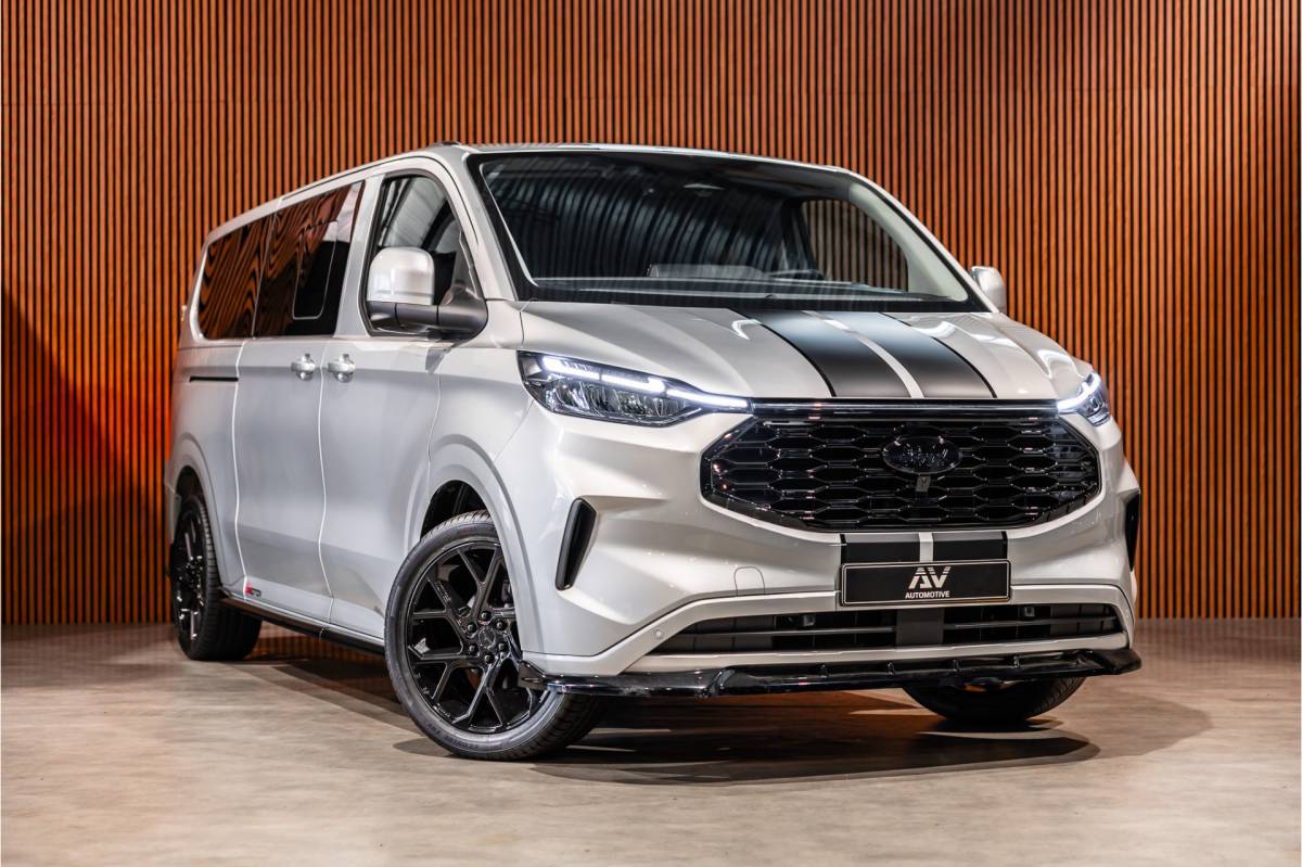 Ford Transit Custom Ford Transit Custom 300 2.0 TDCI L2H1 Limited DC | BPM VRIJ | Dubbel Cabine | Elec schuifdeuren | ACC | Blind Spot | 360 Camera | CarPlay | Navigatie | Stoelverwarming | 5-Zitter | BPM Vrij