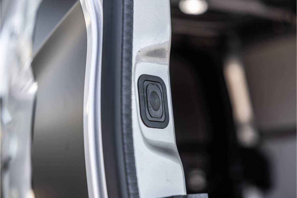 Ford Transit Custom Ford Transit Custom 300 2.0 TDCI L2H1 Limited DC | BPM VRIJ | Dubbel Cabine | Elec schuifdeuren | ACC | Blind Spot | 360 Camera | CarPlay | Navigatie | Stoelverwarming | 5-Zitter | BPM Vrij