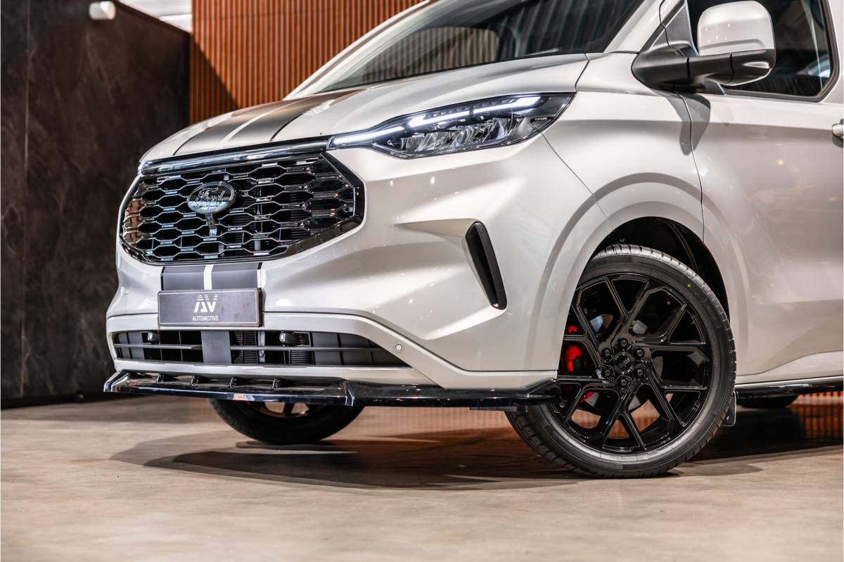Ford Transit Custom Ford Transit Custom 300 2.0 TDCI L2H1 Limited DC | BPM VRIJ | Dubbel Cabine | Elec schuifdeuren | ACC | Blind Spot | 360 Camera | CarPlay | Navigatie | Stoelverwarming | 5-Zitter | BPM Vrij