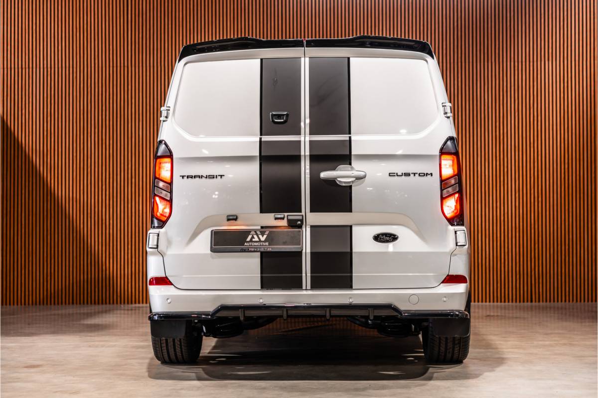 Ford Transit Custom Ford Transit Custom 300 2.0 TDCI L2H1 Limited DC | BPM VRIJ | Dubbel Cabine | Elec schuifdeuren | ACC | Blind Spot | 360 Camera | CarPlay | Navigatie | Stoelverwarming | 5-Zitter | BPM Vrij